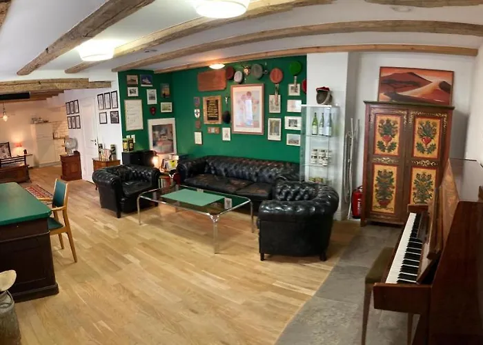 wunderschöne Ferienwohnung in Winterhausen mit Küche, Bad und Piano