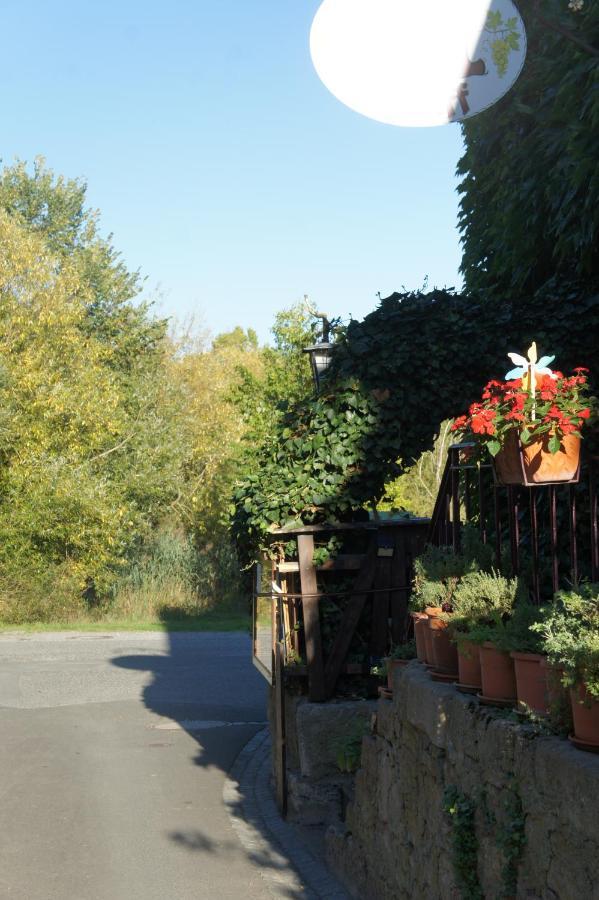 Wunderschöne In Mit Küche, Bad Und Piano Apartment