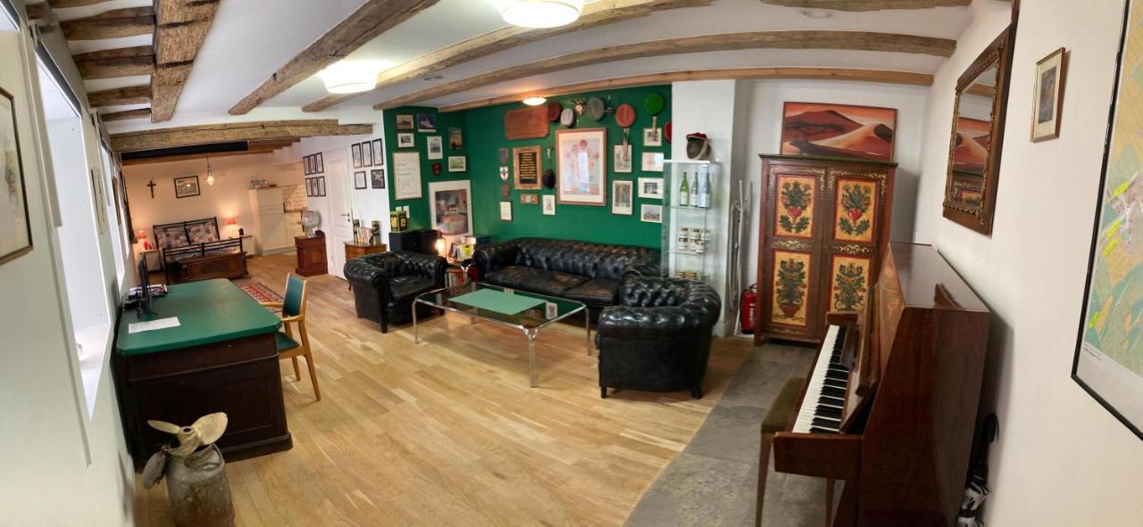 Apartment Wunderschoene In Mit Kueche, Bad Und Piano Winterhausen