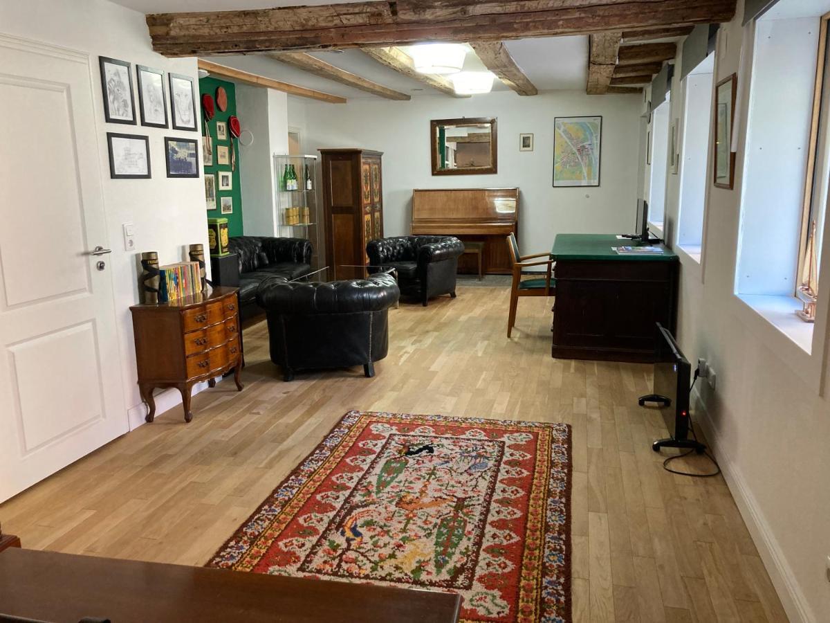 Wunderschoene In Mit Kueche, Bad Und Piano *